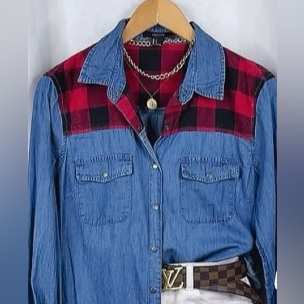 Forever 21 Red and Black Plaid Button Down Shirt